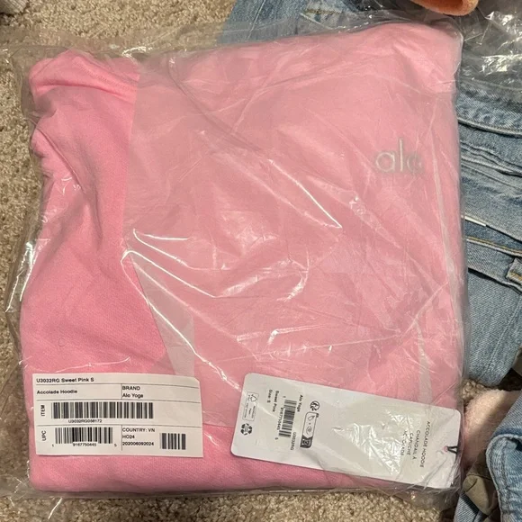 Alo Yoga accolade hoodie - Picture 2 of 5